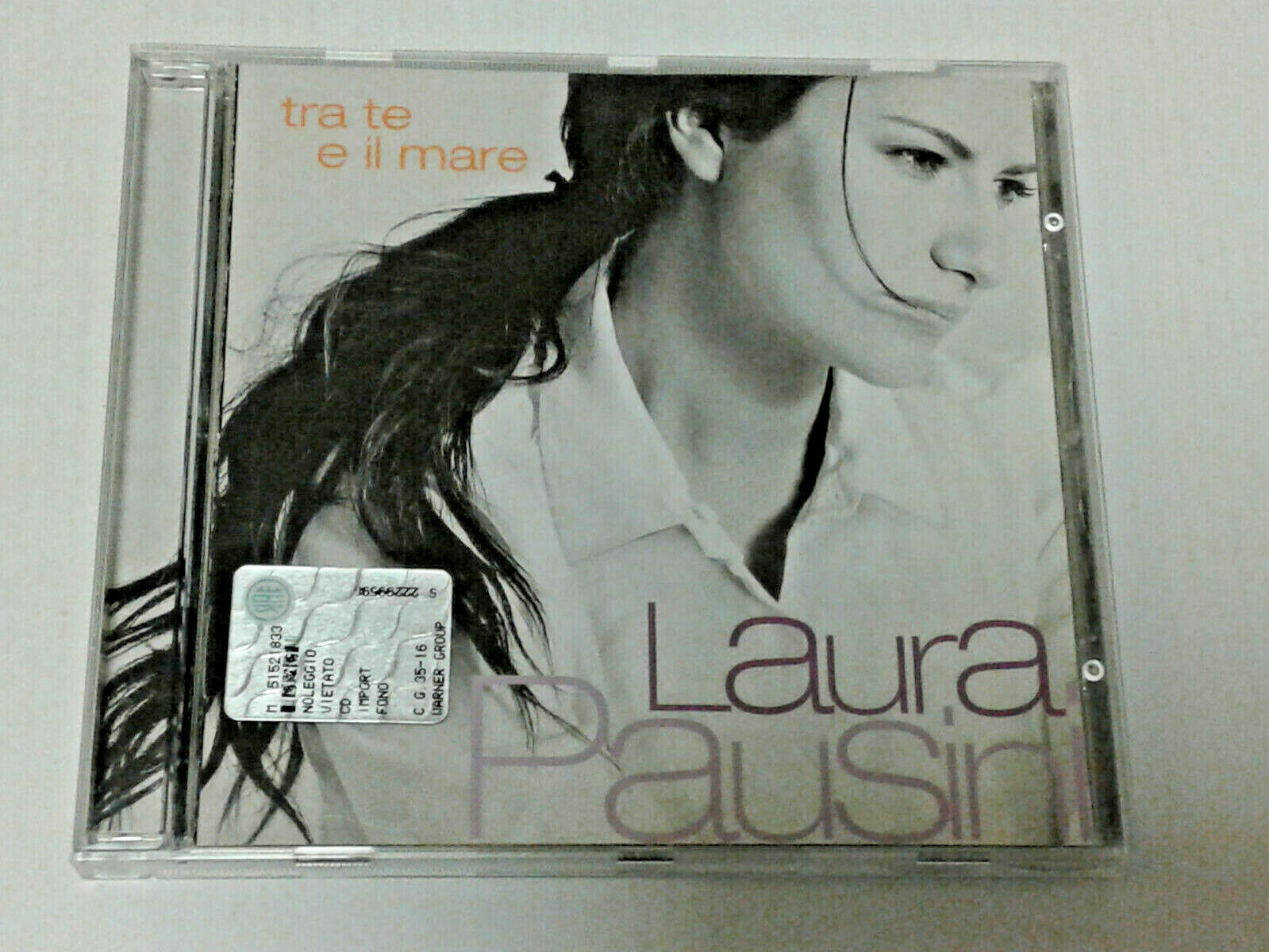 CD MUSICALE-DA COLLEZIONE- (m)- LAURA PAUSINI- fra te e il mare- CON 14  BRANI - Fumetti in Gondola