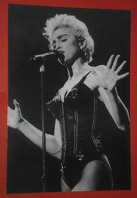 CARTOLINA-DA-COLLEZIONE-MADONNA-regina-del-pop-N7-EDIZIONI-LO-VECCHIO-141552662464